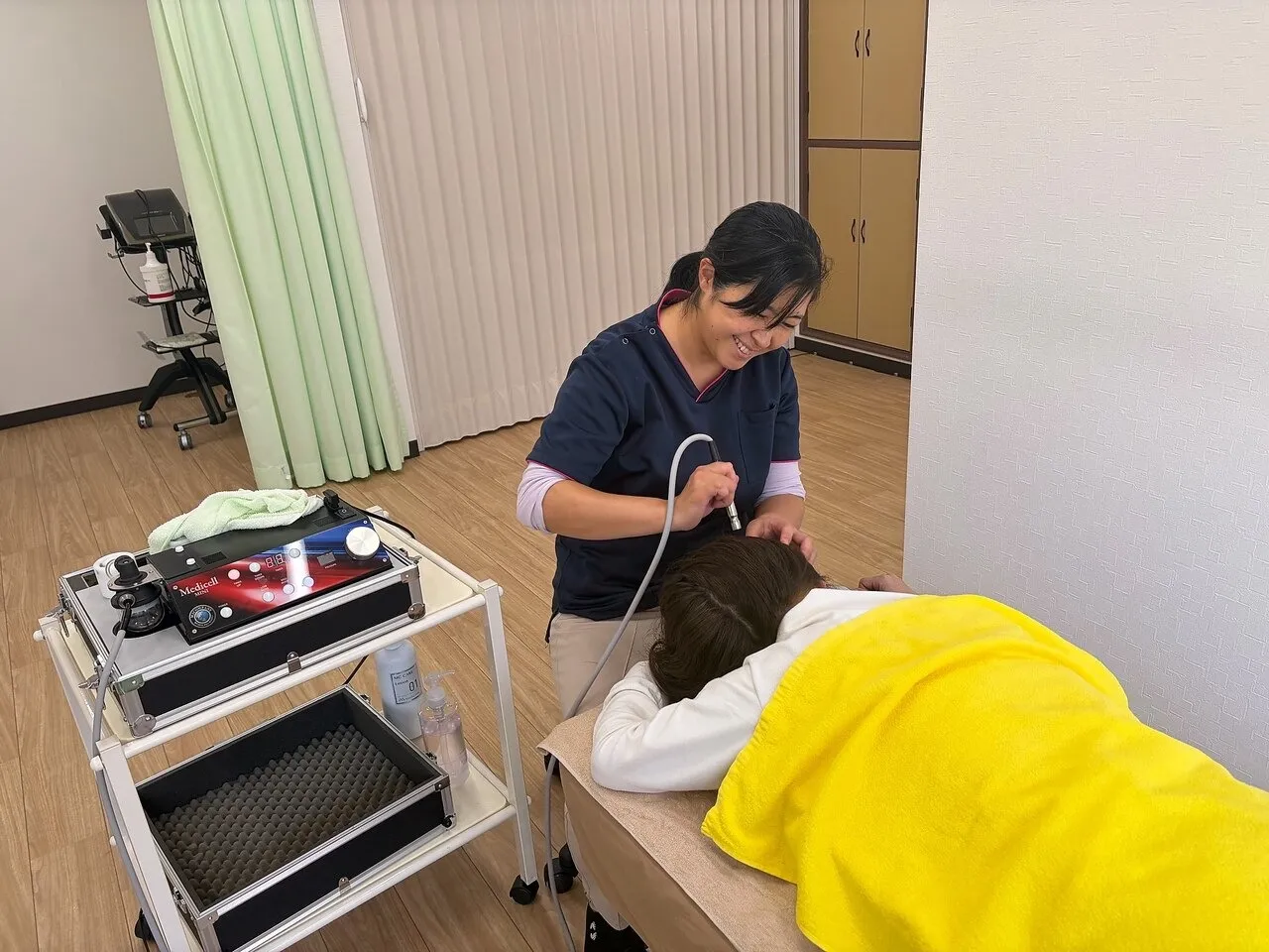 メディセル頭施術